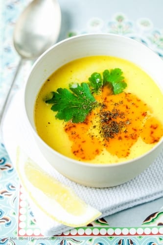 Türkische Hühnersuppe mit Joghurt und Paprika-Minz-Butter