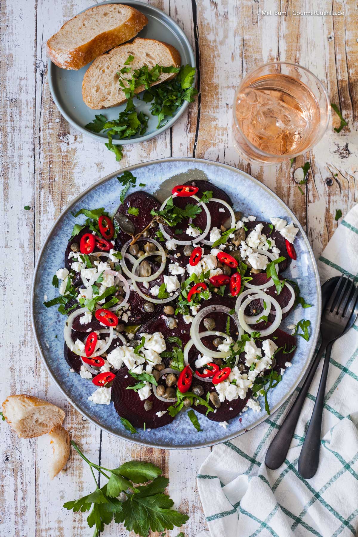 Rote Bete Salat mit Kapern und Feta - in 5 Minuten auf dem Tisch | GourmetGuerilla.de