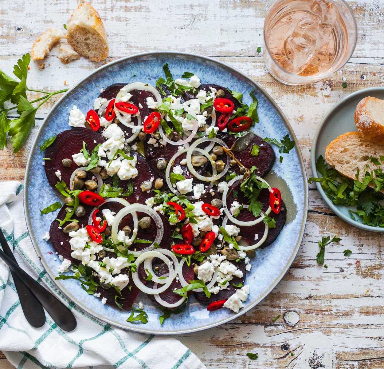 Rote Bete Salat mit Kapern und Feta - in 5 Minuten auf dem Tisch | GourmetGuerilla.de