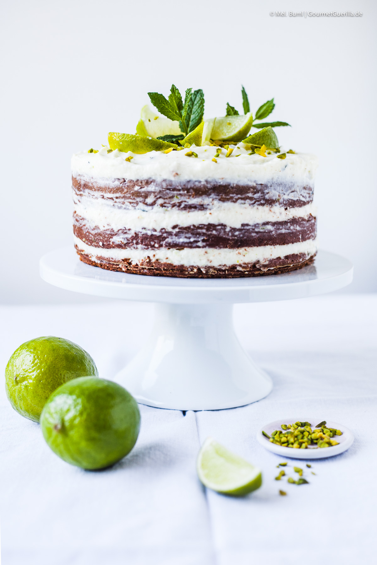 White Chocolate Mojito Naked Cake | GourmetGuerilla.de