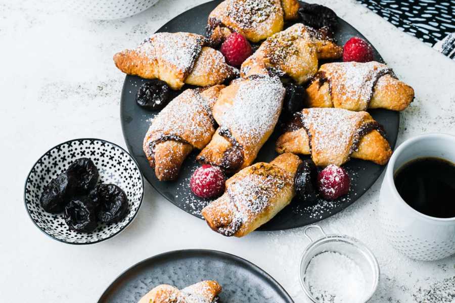 Rugelach mit Pflaumen-Haselnuss-Füllung - jüdische Gebäck-Teilchen | GourmetGuerilla.de