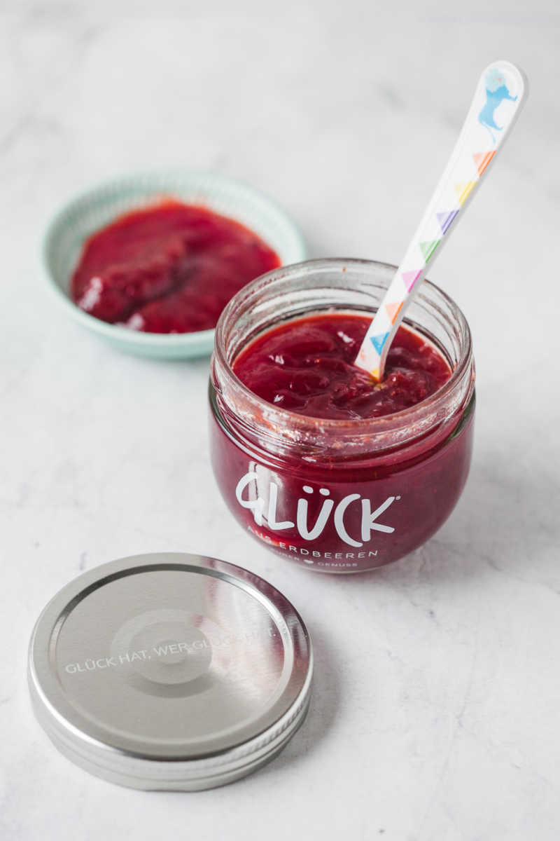 Fluffige Petzi- Pfannkuchen mit Erdbeermarmelade, Teenagergewitter und ...