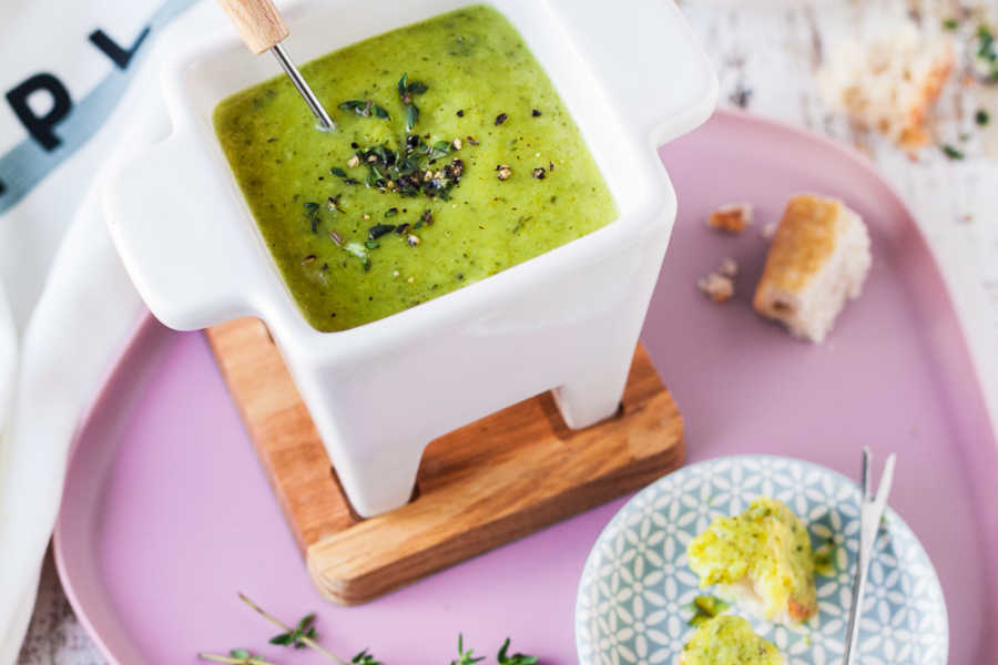 Leichtes Zucchini- Fondue mit Bergkäse aus Heumilch g.t.S. | GourmetGuerilla.de