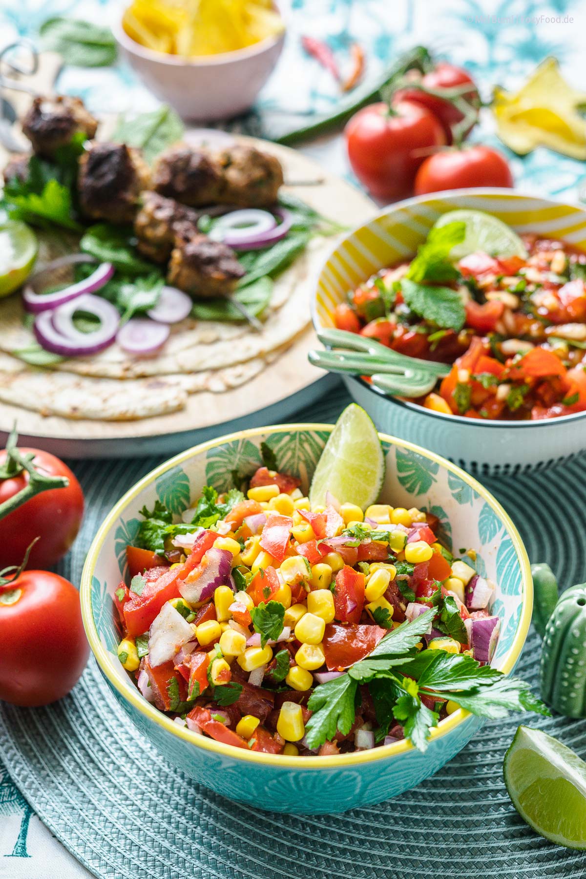 Pico de Gallo mit Mais und Rauchige Tomaten-Salsa schnelle Lieblings-Soßen zum Grillen | FoxyFood.de